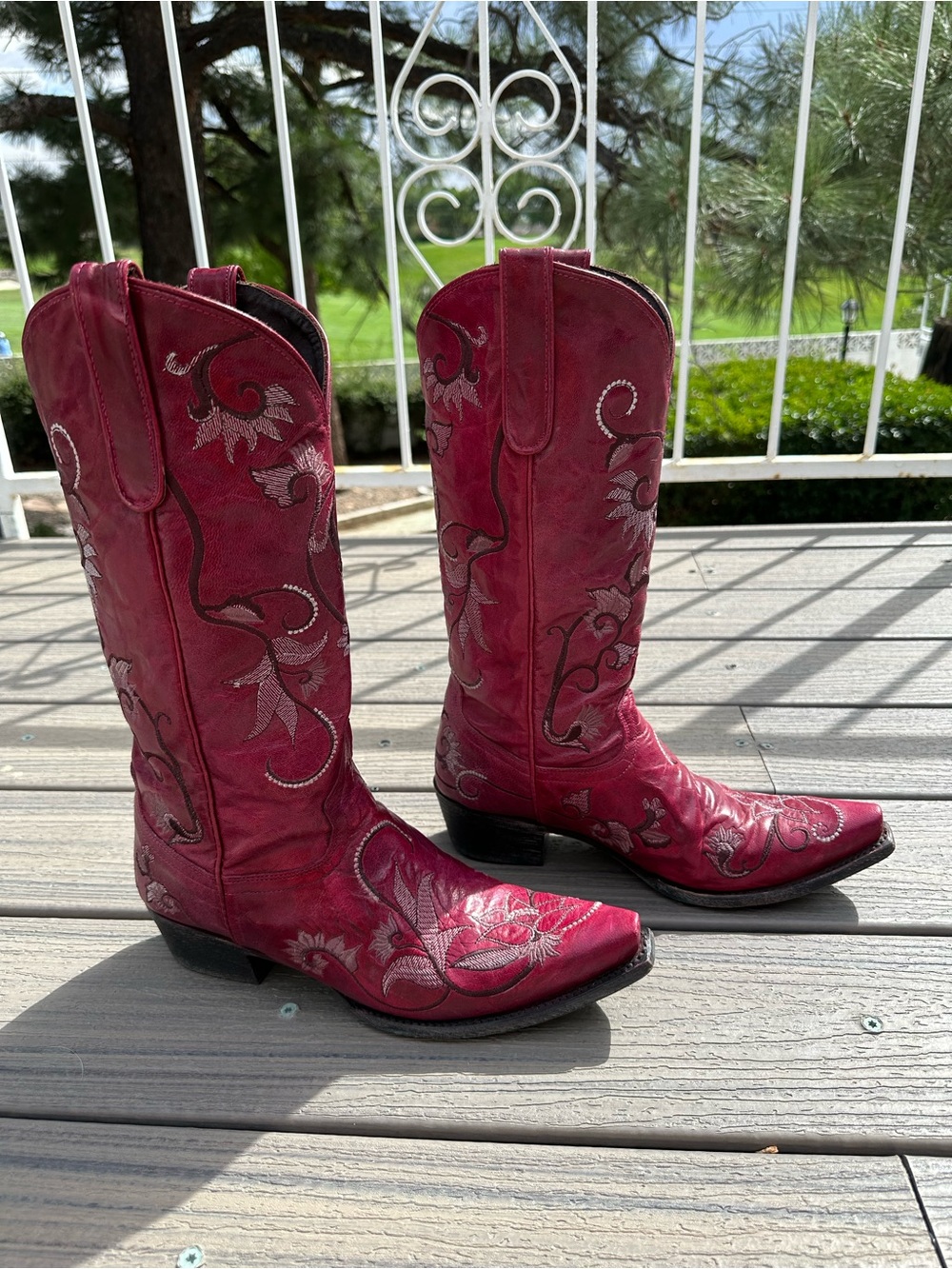Lane Hot Violet Pink embroidered boots 9.5